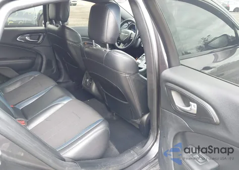 2015 Chrysler 200 S z USA, uszkodzony, nr VIN 1C3CCCDG9FN687007